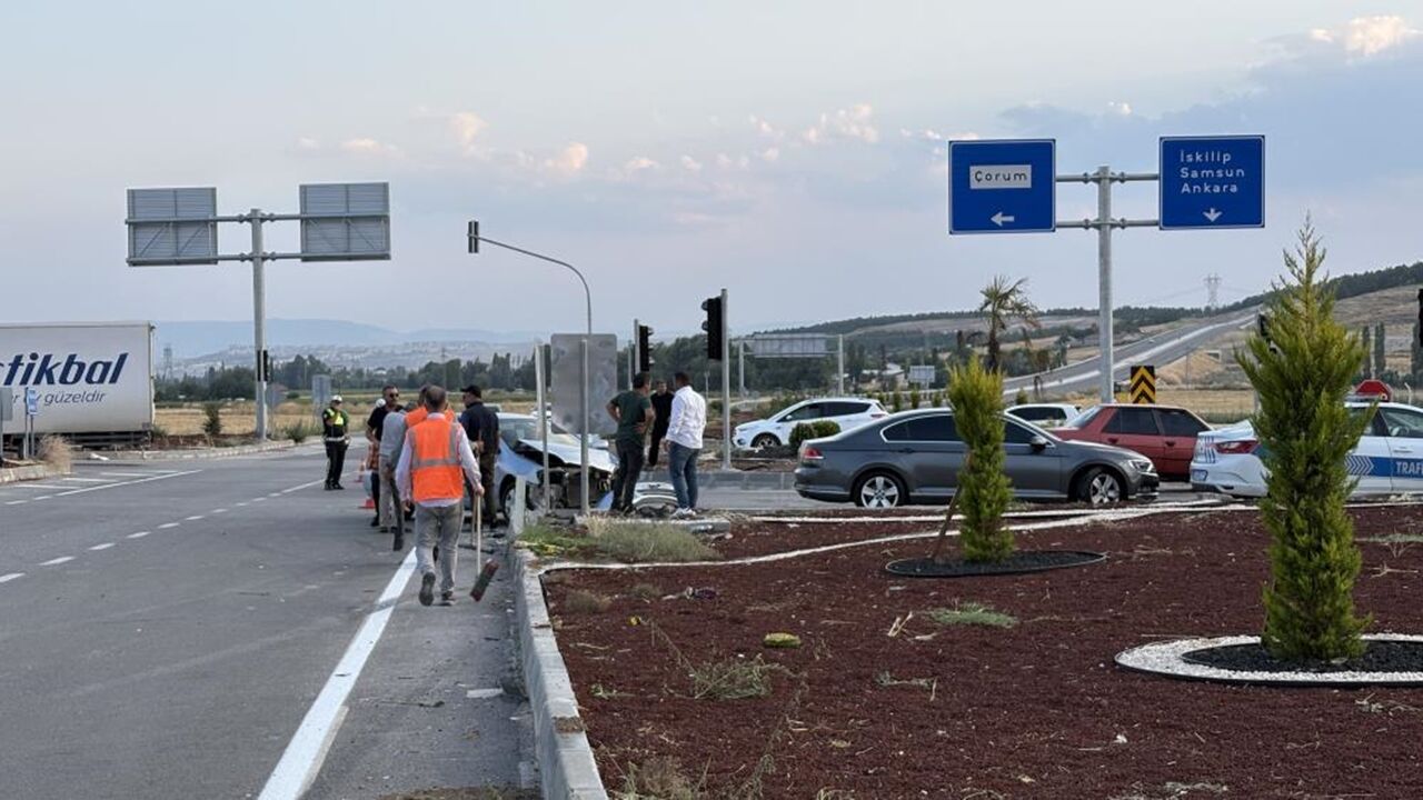 Çorumda Feci Kaza Kastamonu Plakalı (5)