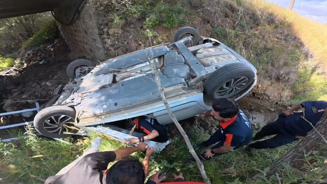 Gelin Arabası Dereye Uçtu 3 Kişi Yaralandı (2)