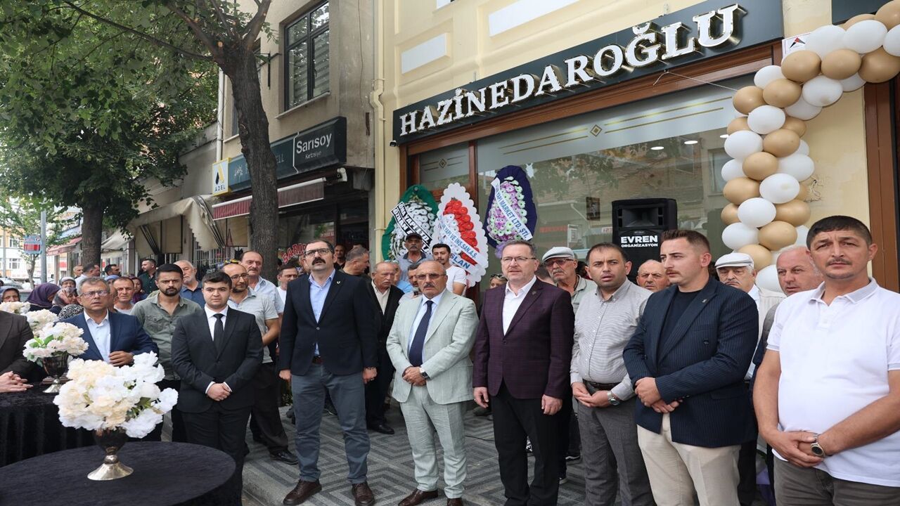 Hazinedaroğlu Kuyumculuğun Açılışı (2)