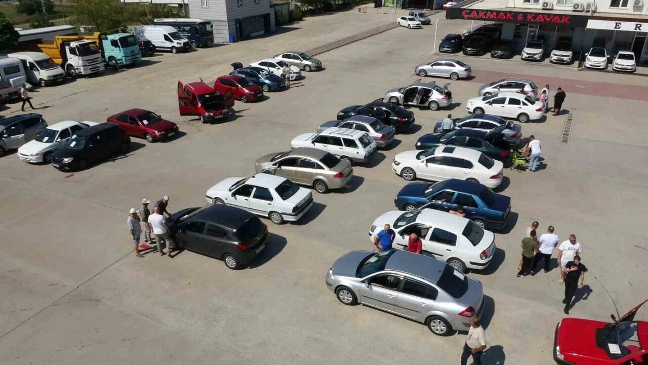 İkinci El Otomobilde Piyasa Kilitlendi Alıcı Aradığını Bulamıyor, Satıcı Satamıyor 1