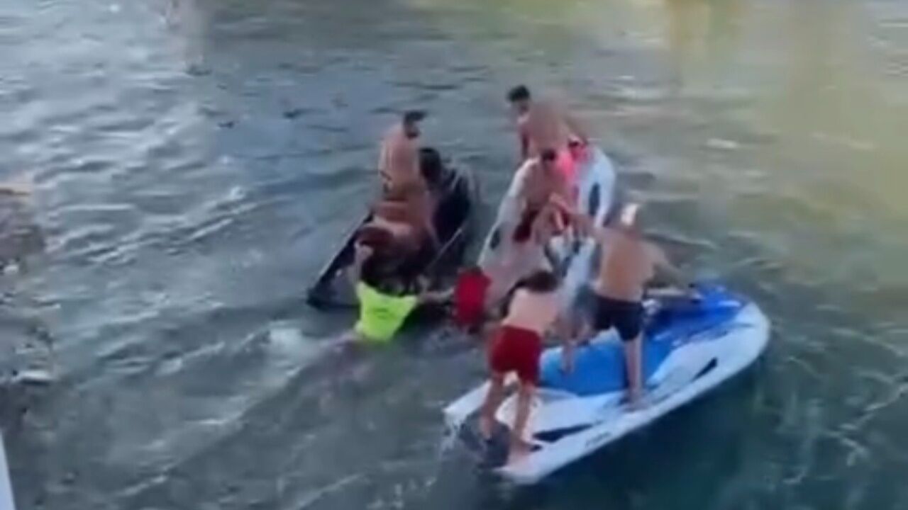 Jetski Bir Anda Köprü Ayağına Çarptı! 1’I Ağır 2 Yaralı