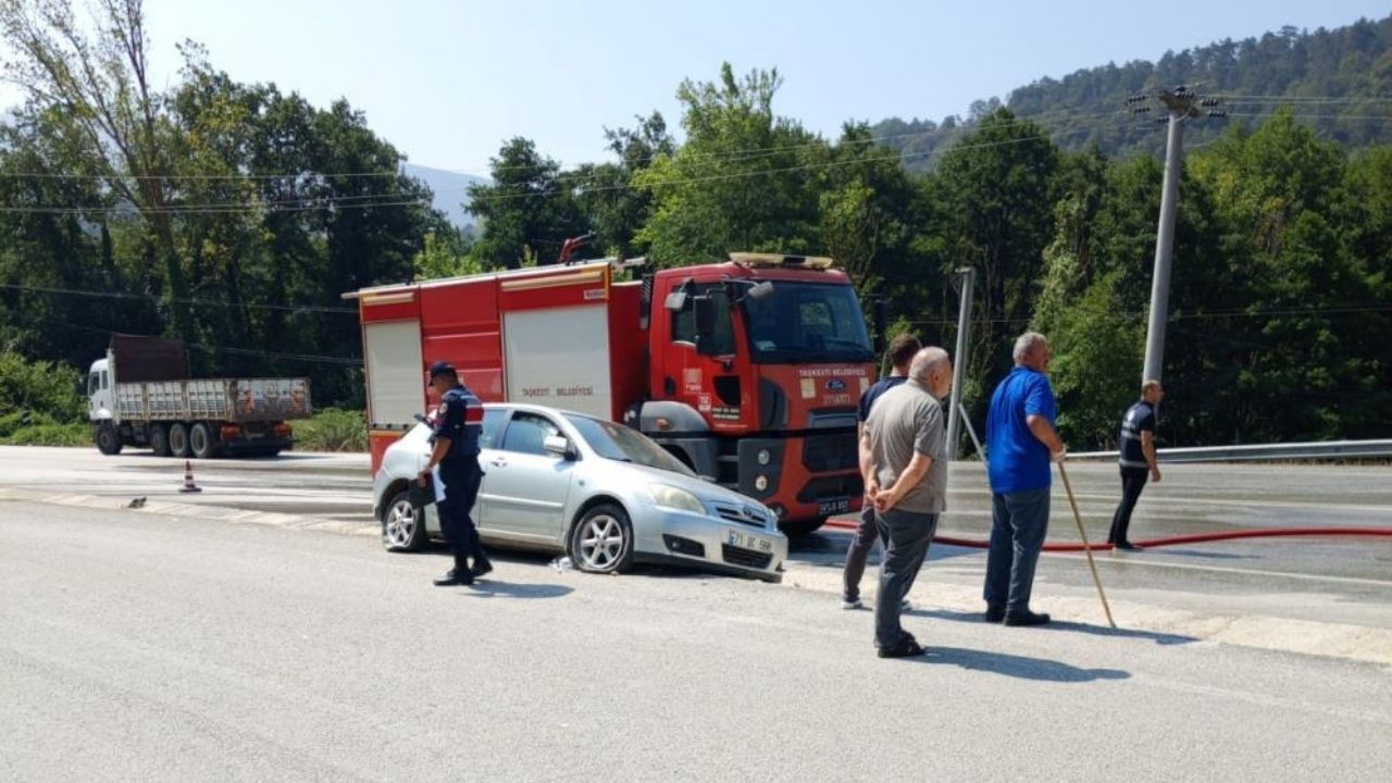 Kamyon Ile Otomobil Çarpıştı 1’I Çocuk 3 Yaralı (1)