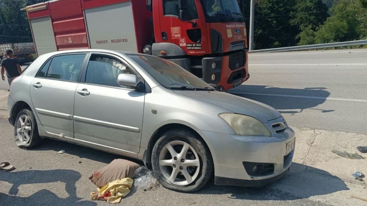 Kamyon Ile Otomobil Çarpıştı 1’I Çocuk 3 Yaralı (3)