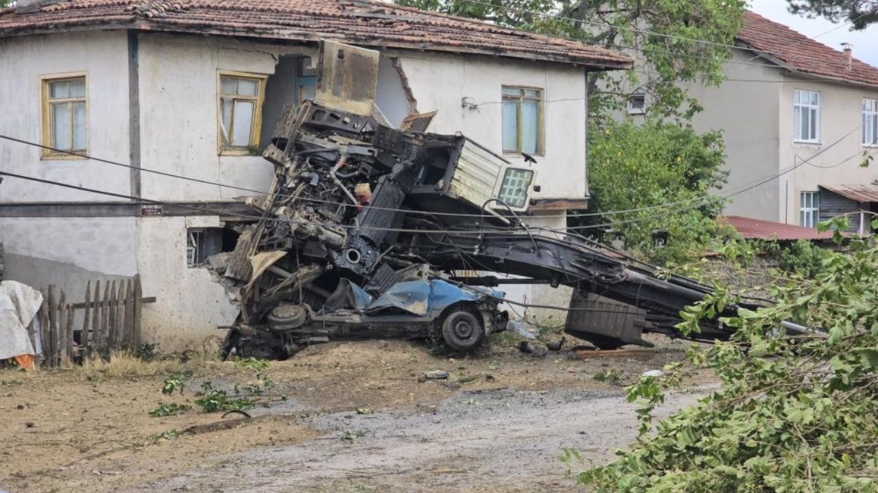 Karabük Bartın Yolunda Tır Faciası 2 Ölü (3)