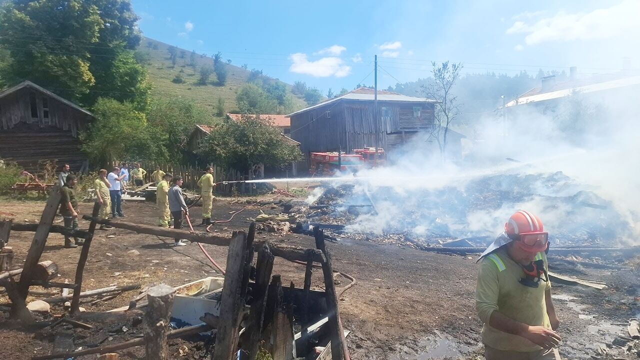 Kastamonu Azdavayda Yangın Görüntüler (1)