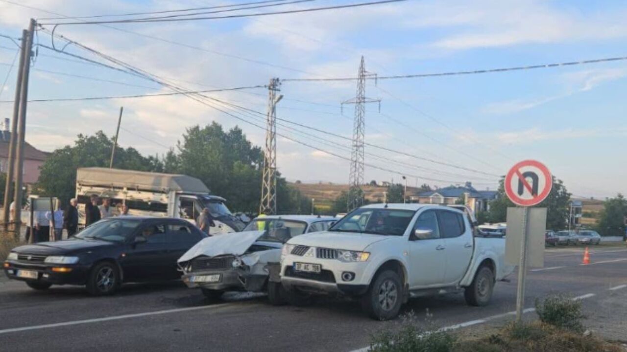 Kastamonu Taşköprü Yolunda Kaza! 1 Kişi Yaralandı