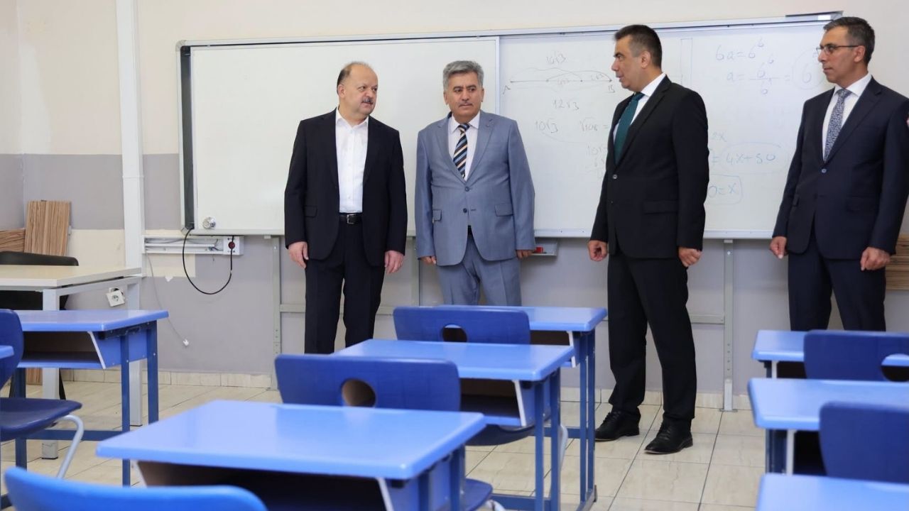 Kastamonu Valisi Dallı Eğitim Yatırımlarını Yerinde Inceledi (2)