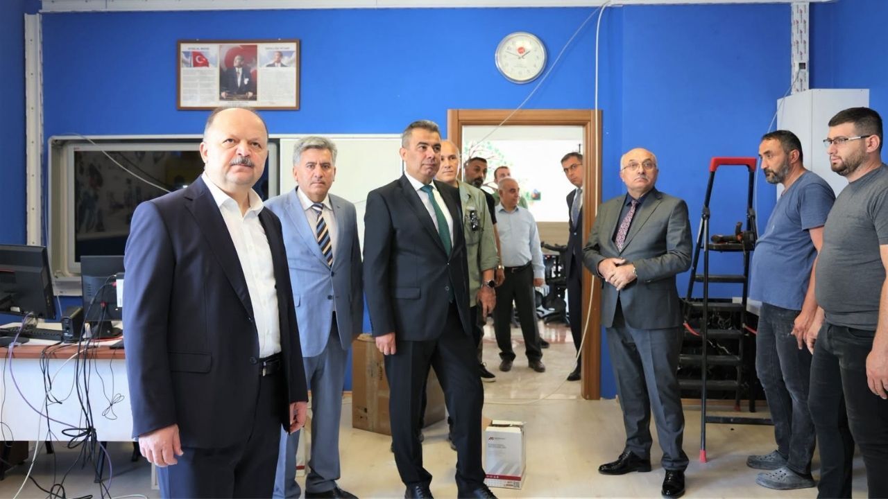Kastamonu Valisi Dallı Eğitim Yatırımlarını Yerinde Inceledi (5)