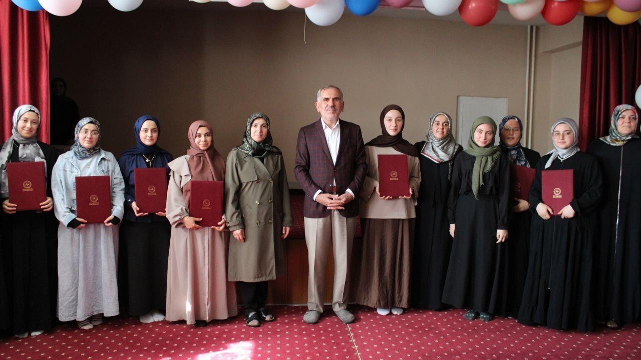 Kastamonu’da 60 Öğrenci Kur’an Kursu Eğitimini Tamamladı (3)