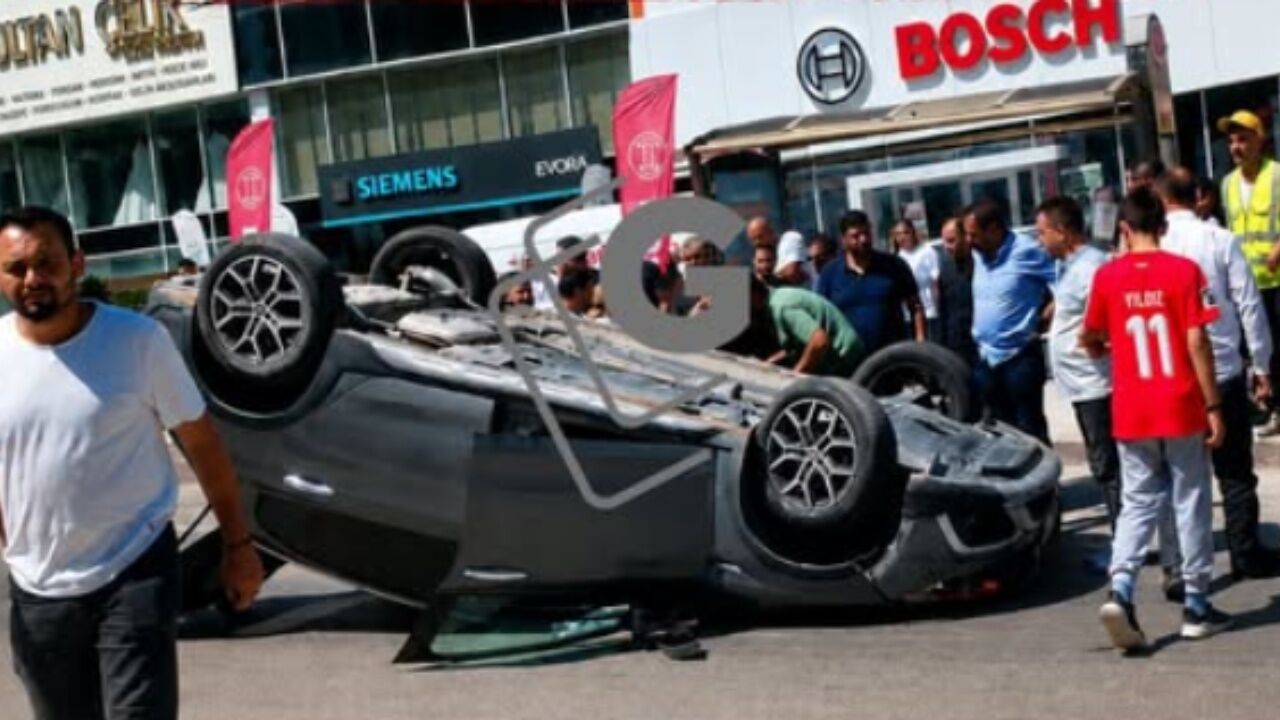 Kastamonu'da Feci Kaza! İki Otomobil Çarpıştı, Araç Takla Attı