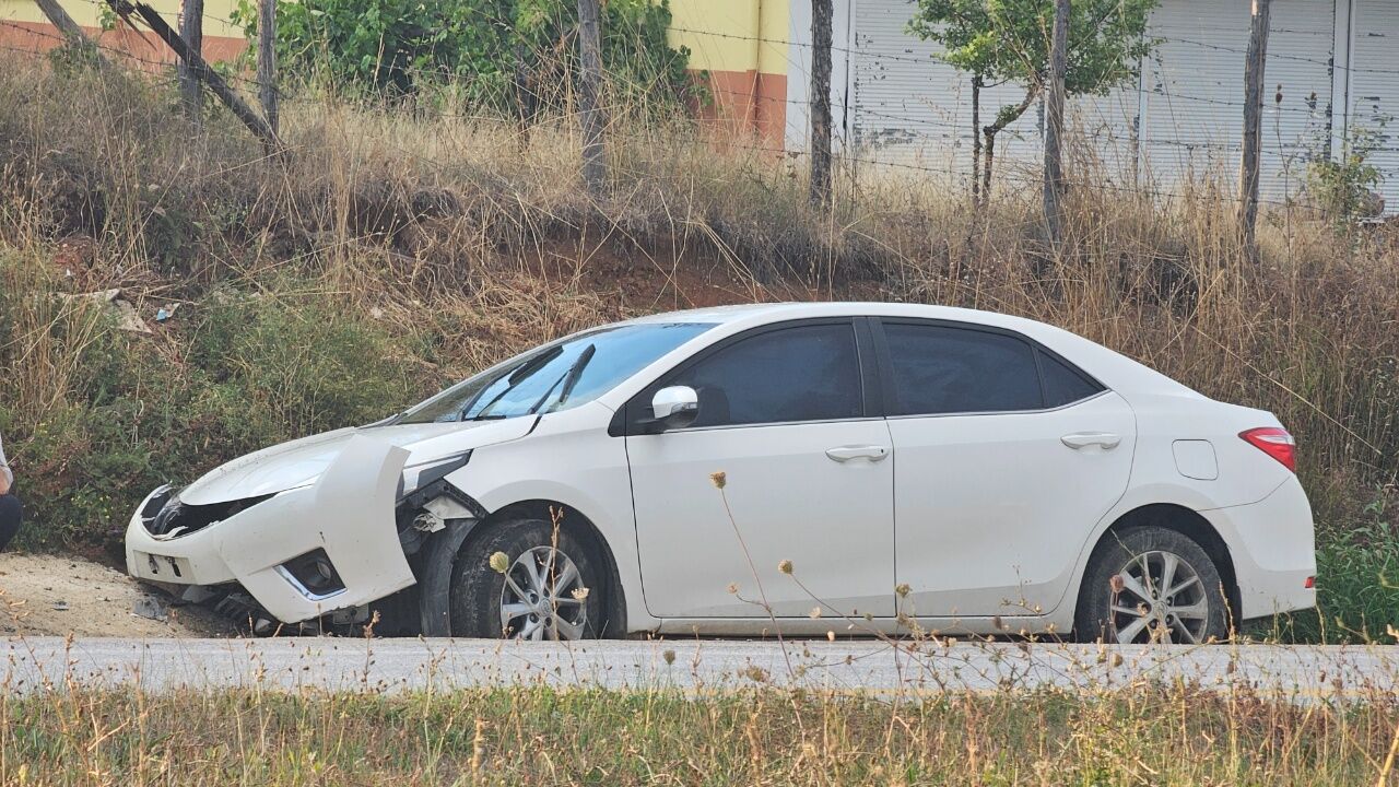 Kastamonu’da Feci Kaza Otomobil Su Kanalına Çarptı, 2 Yaralı 1