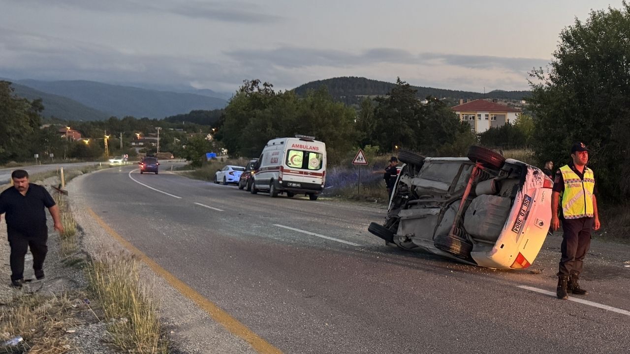 Kastamonu’da Otomobil Devrildi 7 Kişi Yaralandı (2)