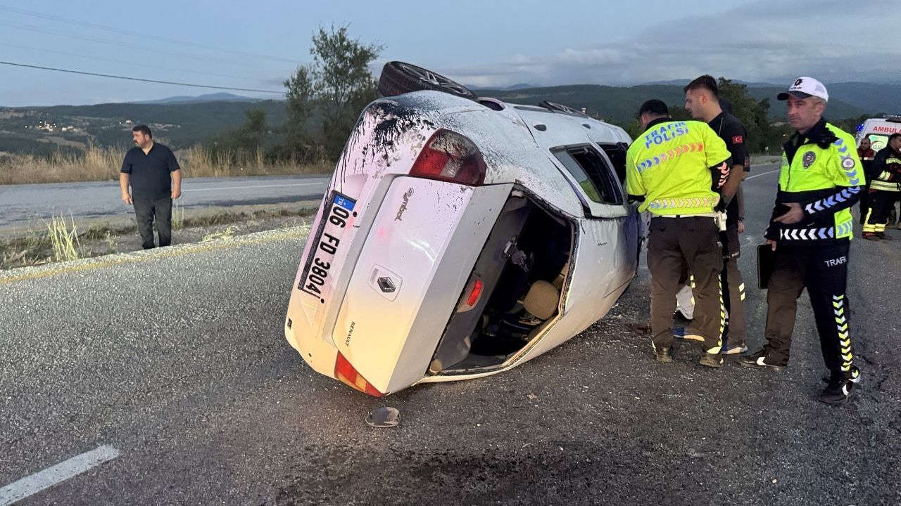 Kastamonu’da Otomobil Devrildi 7 Kişi Yaralandı (3)