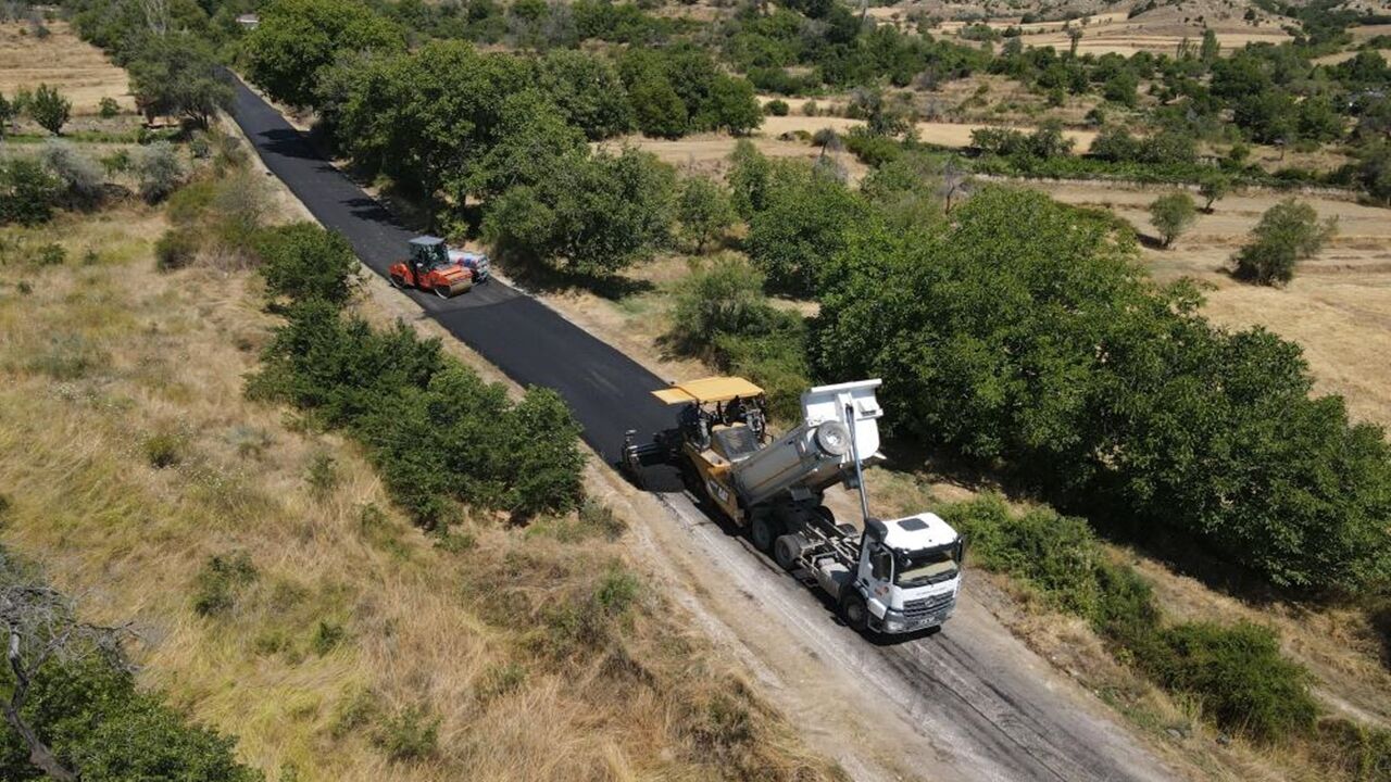 Köy Yolları Asfaltlanıyor (4)