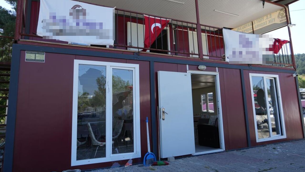 Maskeli Bezbol Sopalı Saldırgan (4)