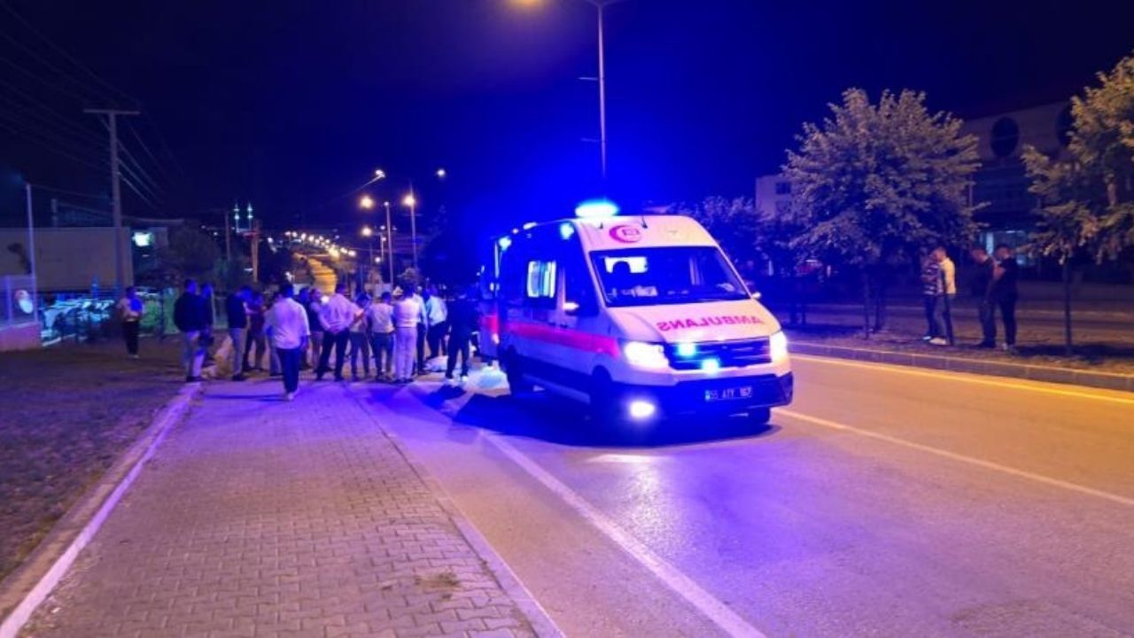 Otomobilin Çarptığı 36 Yaşındaki Yaya Yaşamını Yitirdi (1)