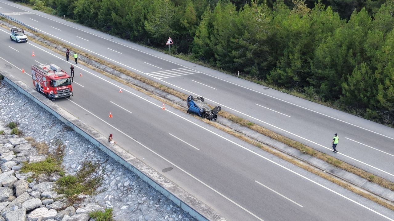 Samsun Sinop Yolunda Otomobil Takla Attı 3 Kişi Yaralandı (1)