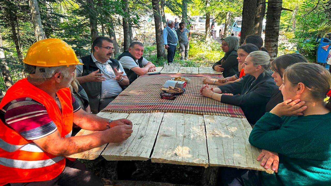 Seher Şahin, Suna Şahin (4)