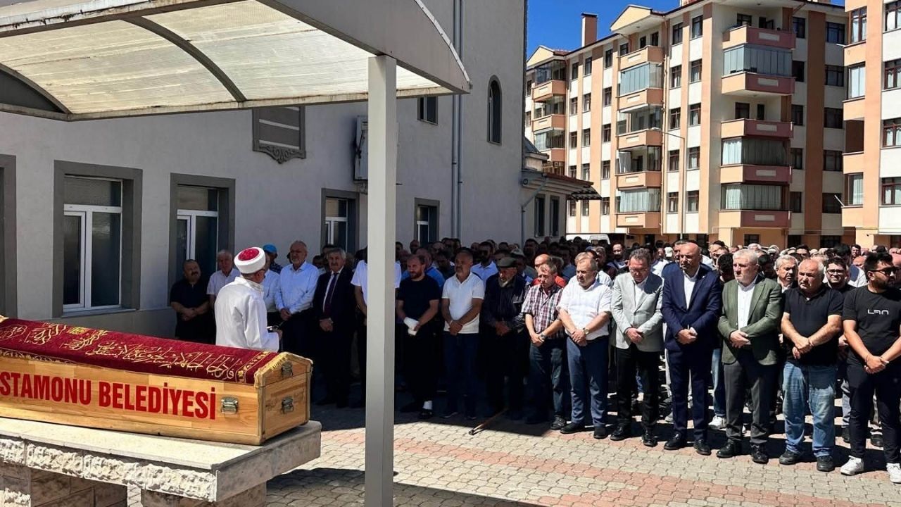 Serpil Mutlu Kastamonu’da Son Yolculuğuna Uğurlandı (3)