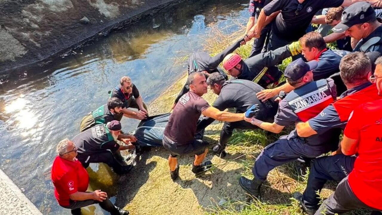Sulama Kanalına Düşen Otomobilde Acı Son 2