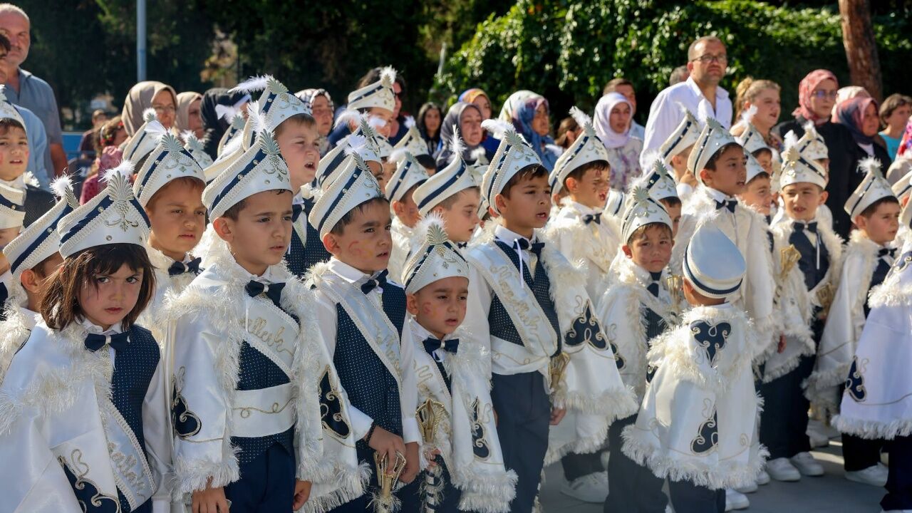 Taşköprü'de 70 Çocuğun Mutluluğu Paylaşıldı! Festivalde Toplu Sünnet Şöleni 6
