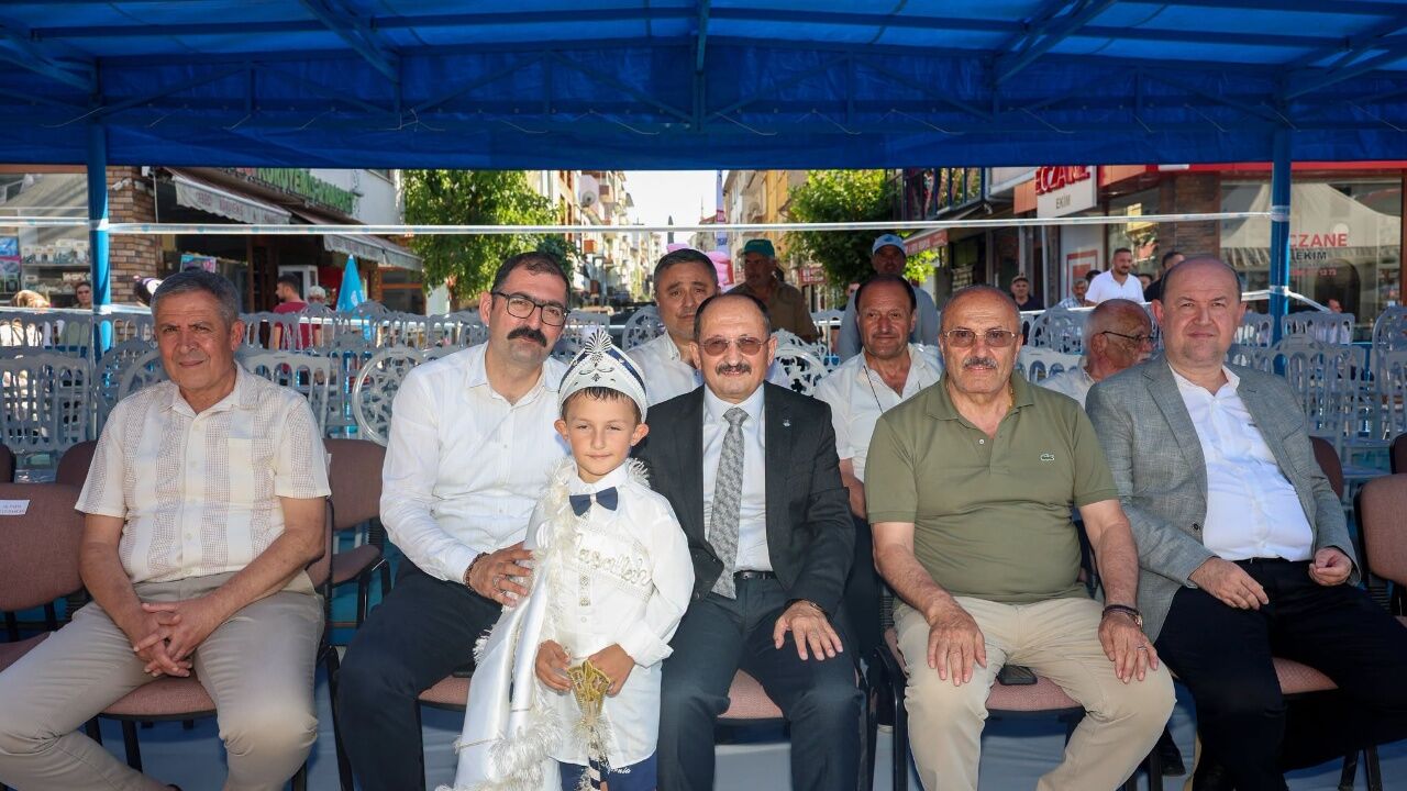 Taşköprü'de 70 Çocuğun Mutluluğu Paylaşıldı! Festivalde Toplu Sünnet Şöleni
