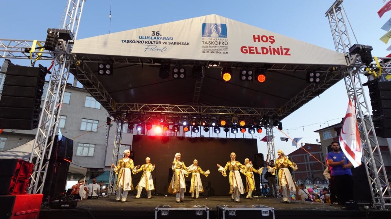 Taşköprü'de Dünya Kültürleri Aynı Sahnede Buluştu! Halk Dansları Festivale Renk Kattı 6