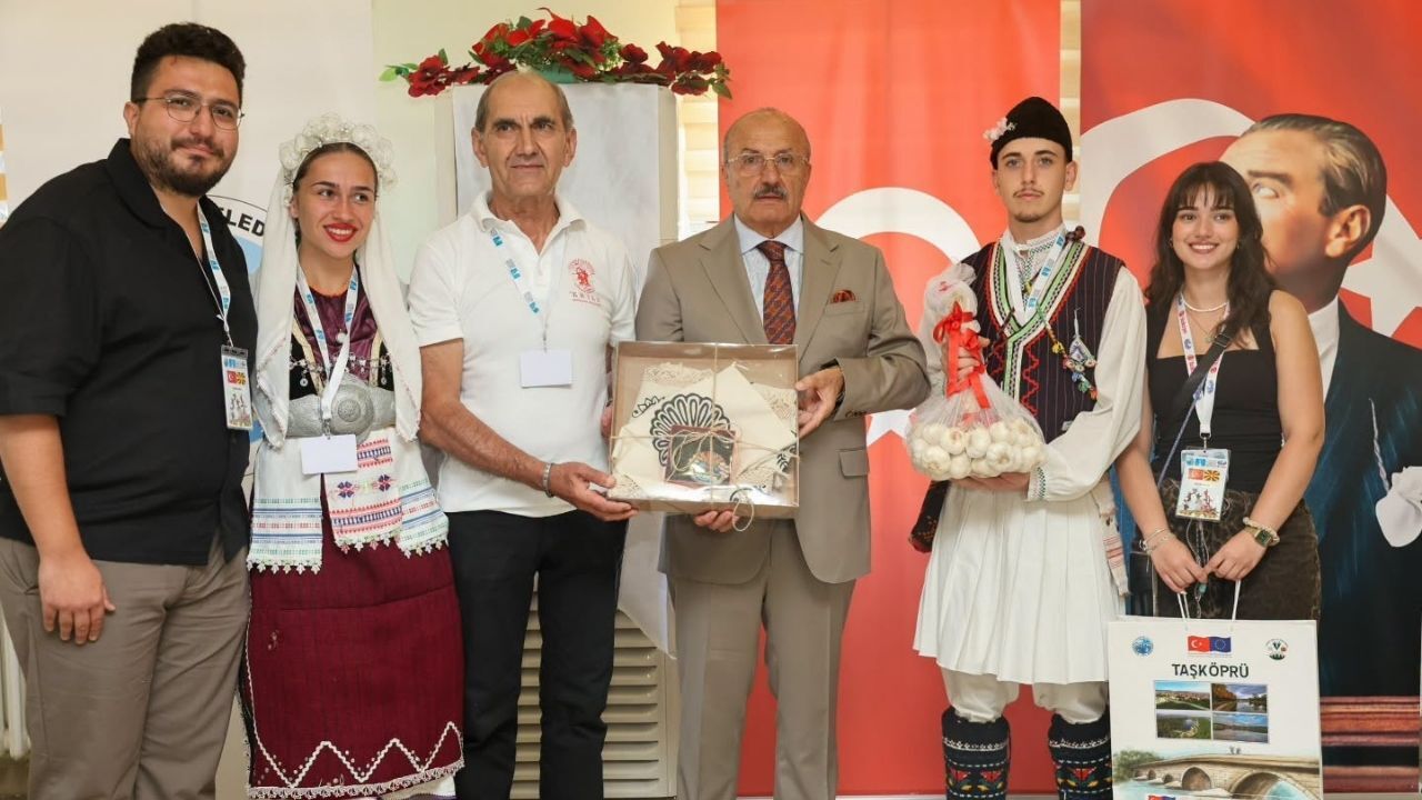 Taşköprü’de Farklı Kültürler Aynı Çatı Altında Buluştu (7)