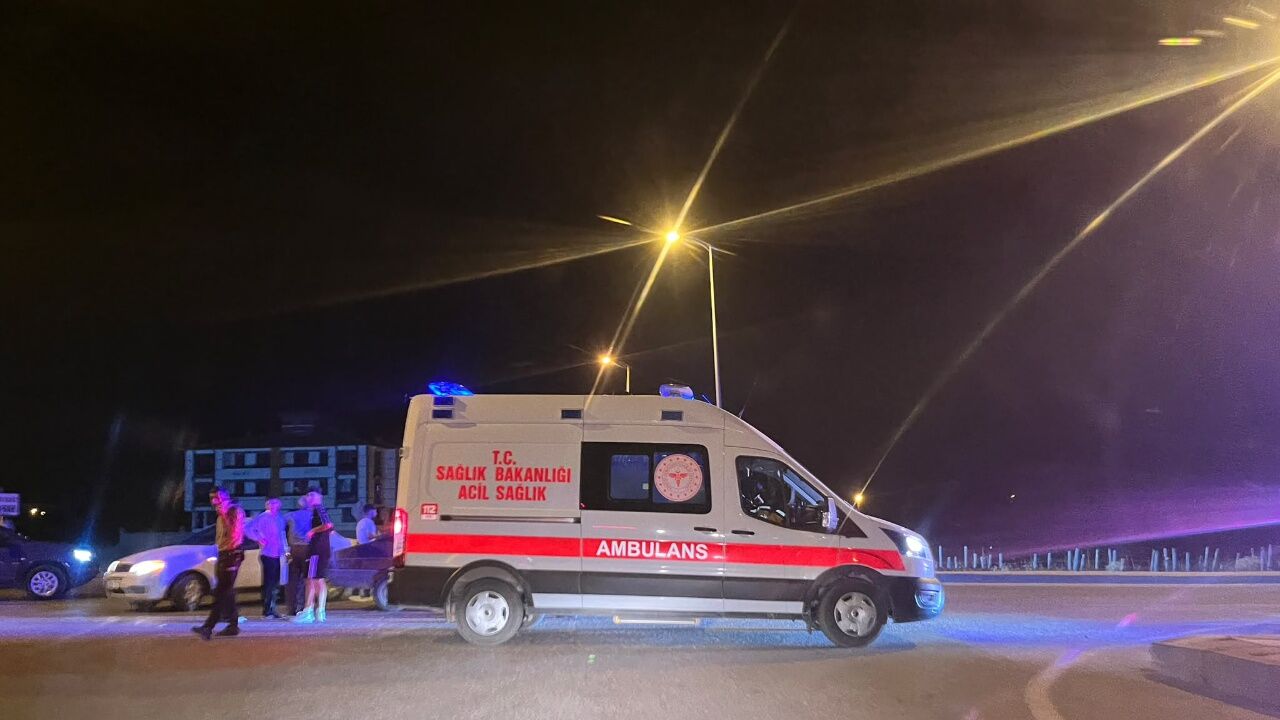 Taşköprü’de Feci Kaza! İki Araç Birbirine Girdi