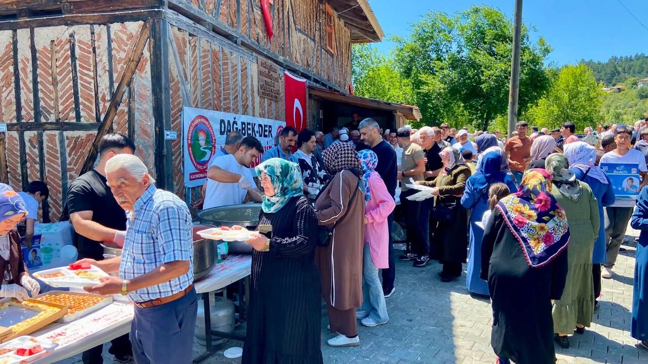 Taşköprü'de Mevlid I Şerif Programı Yoğun Katılımla Gerçekleştirildi 5