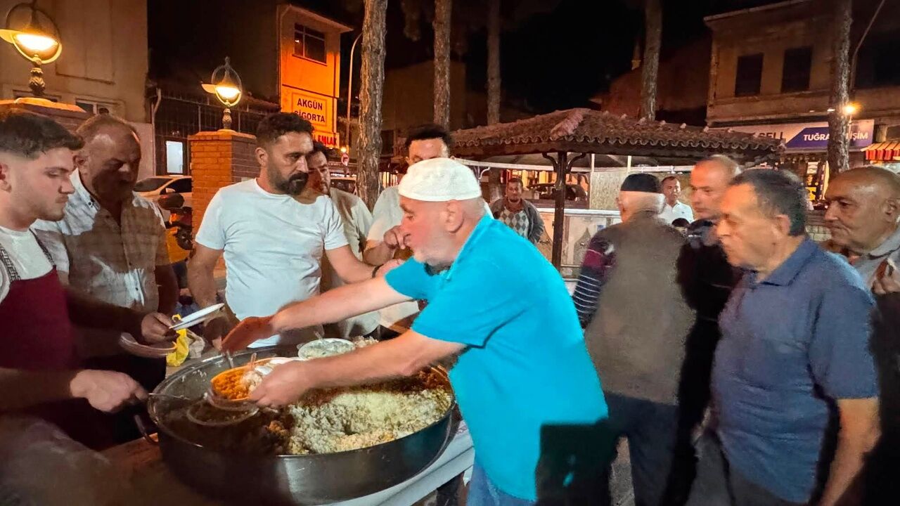 Taşköprü’de Mevlid Kandili’nde Vatandaşlar Camide Buluştu 1