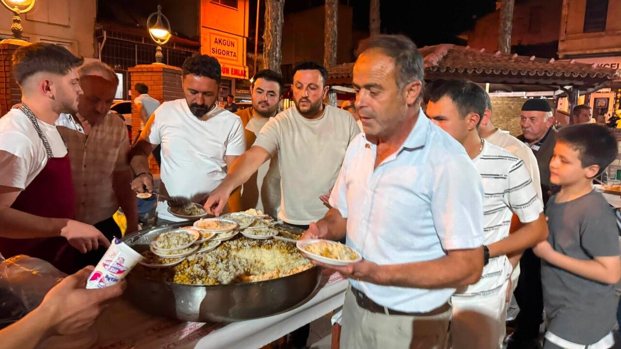 Taşköprü’de Mevlid Kandili’nde Vatandaşlar Camide Buluştu 2
