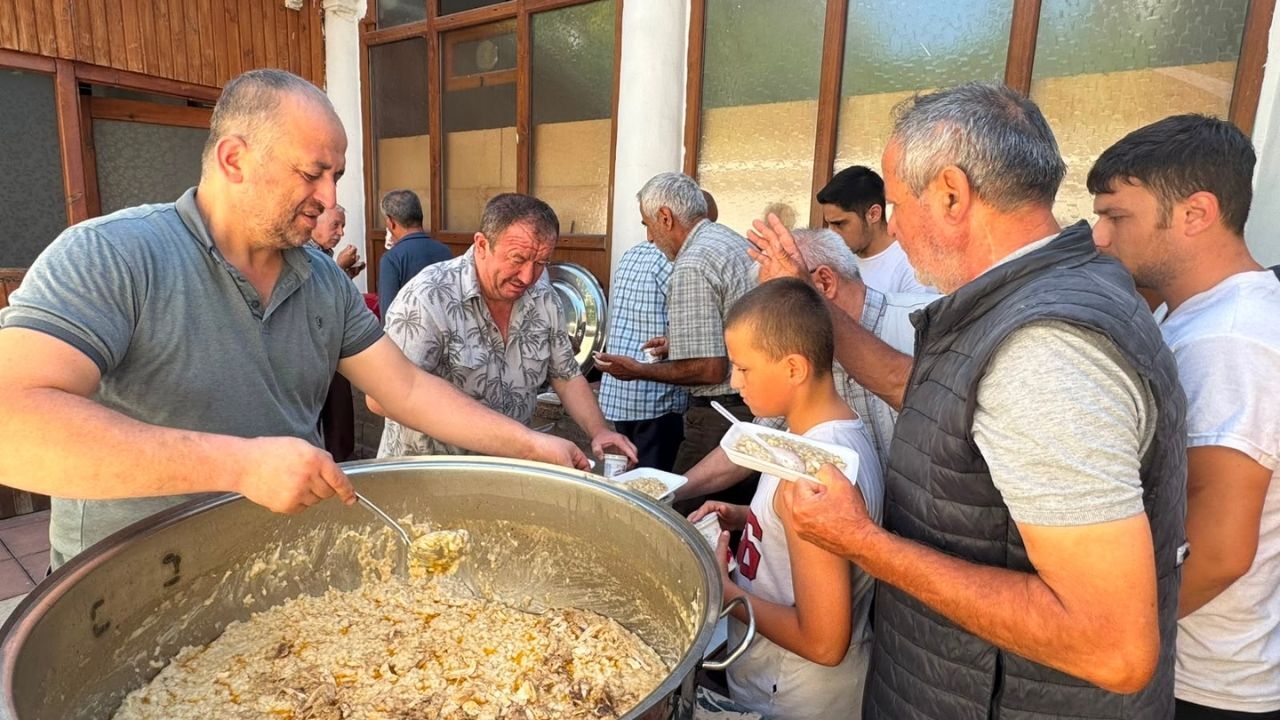 Taşköprü’de Mevlid Kandili’ne Özel Keşkek Ikramı (3)