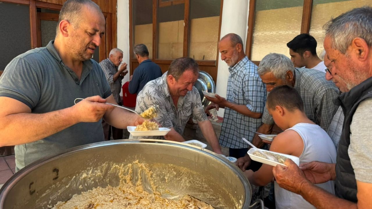 Taşköprü’de Mevlid Kandili’ne Özel Keşkek Ikramı (4)