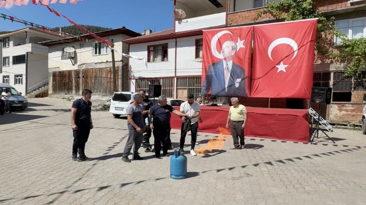 Tosya Aşağı Kayı Köyü Yangın Söndürme (2)