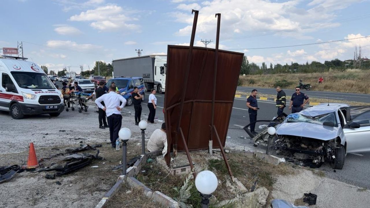 Tosya D100’De Korkunç Kaza 2 Kişi Öldü, 4 Kişi Yaralandı (1)