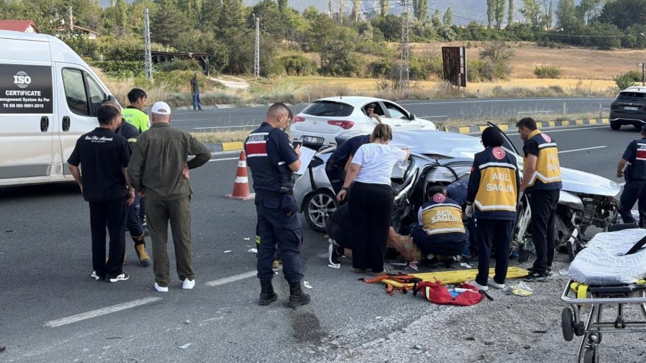 Tosya D100’De Korkunç Kaza 2 Kişi Öldü, 4 Kişi Yaralandı (4)