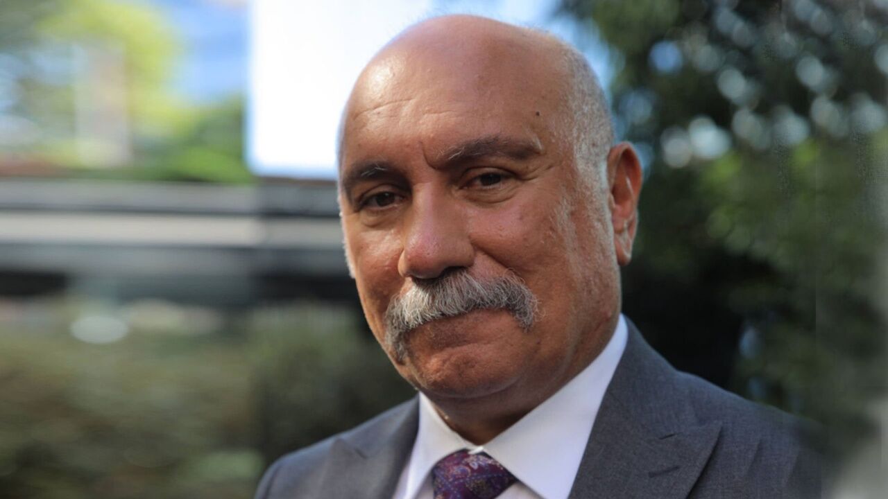 Uzak Şehir Mustafa Avkıran