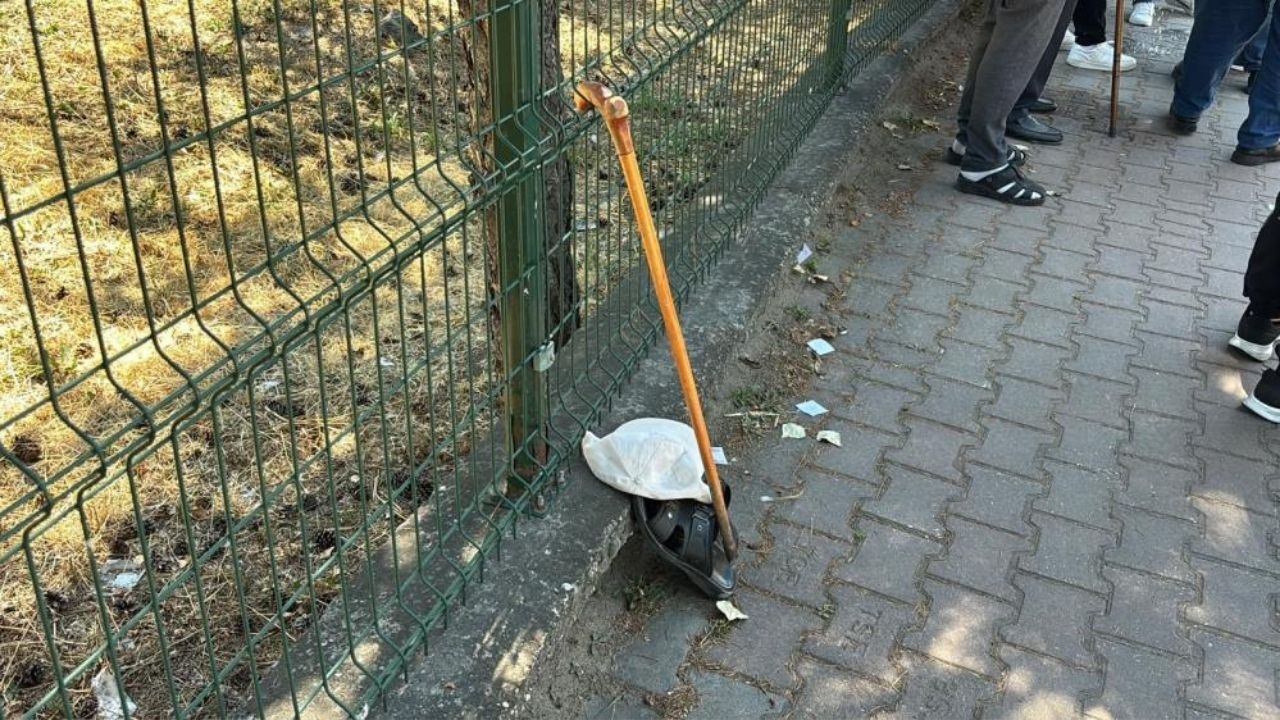 Yaya Geçidinde Otomobil Çarptı Yaşlı Adam Yaralandı (3)
