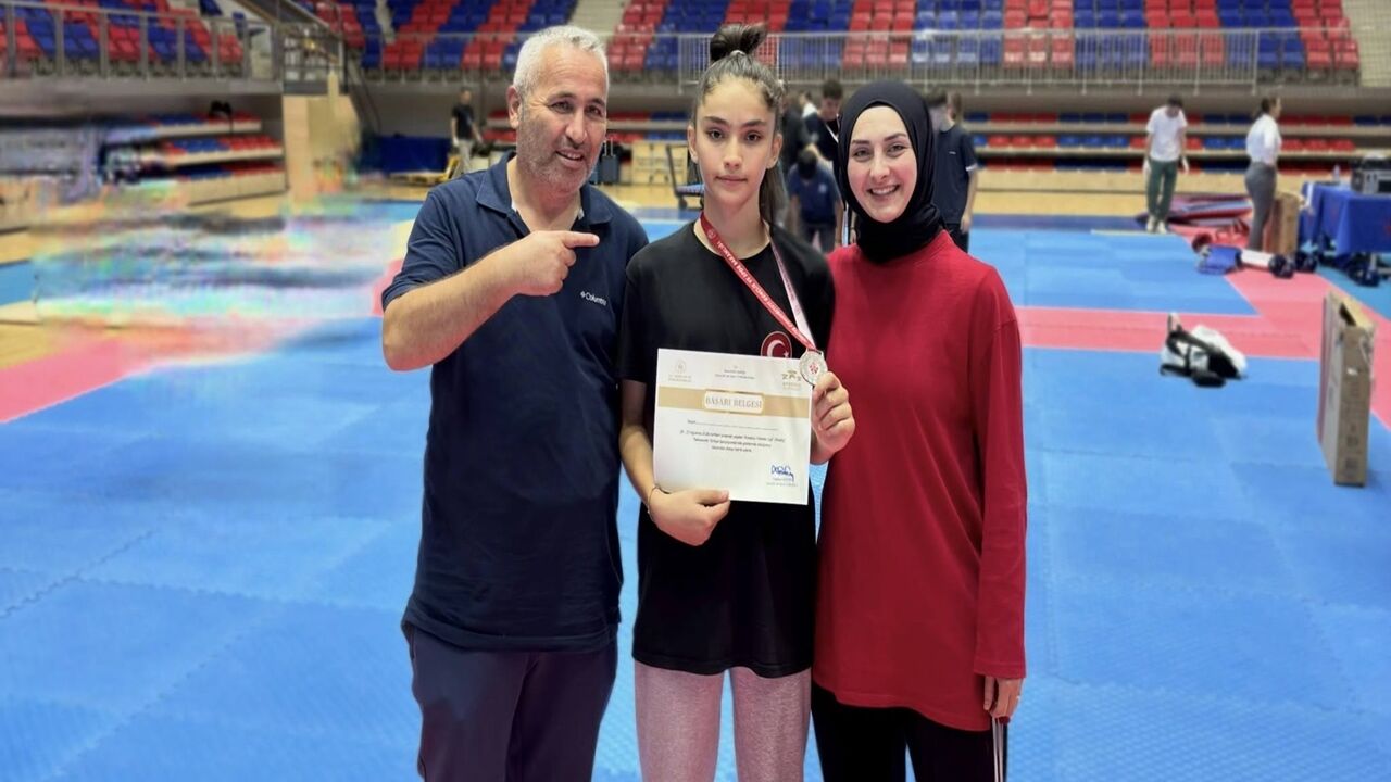 Zeynep Hacat (2)