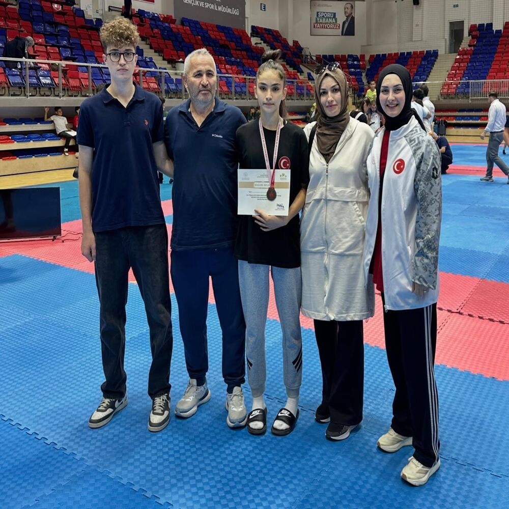 Zeynep Hacat (3)