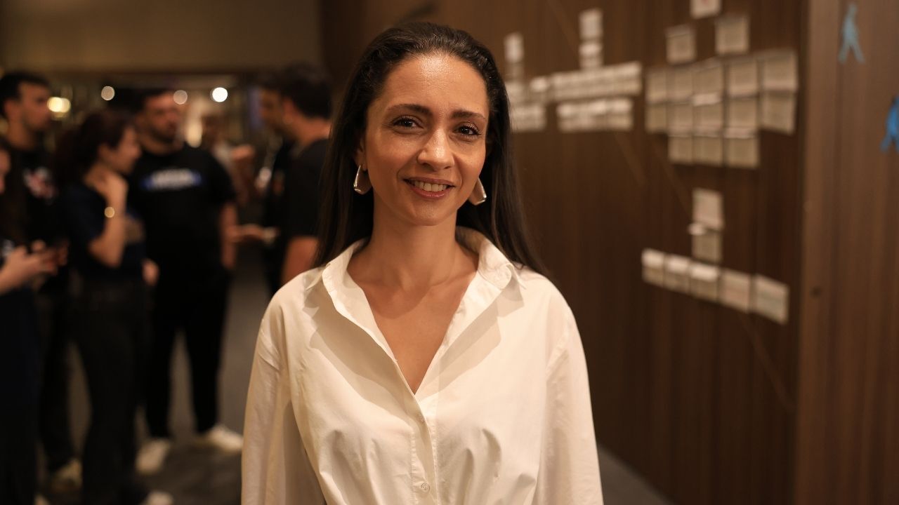 Zeynep Özay,
