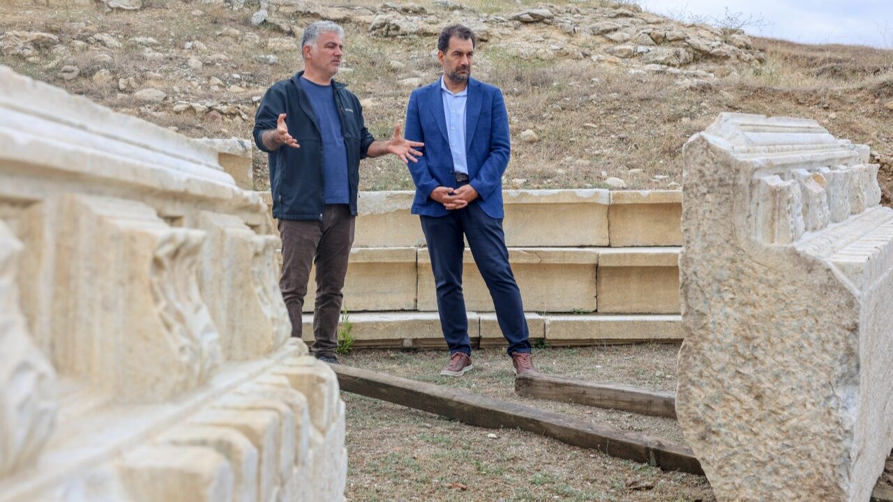 Acacia Maden Genel Müdürü Serdar Volkan, Pompeiopolis'te İncelemelerde Bulundu 7