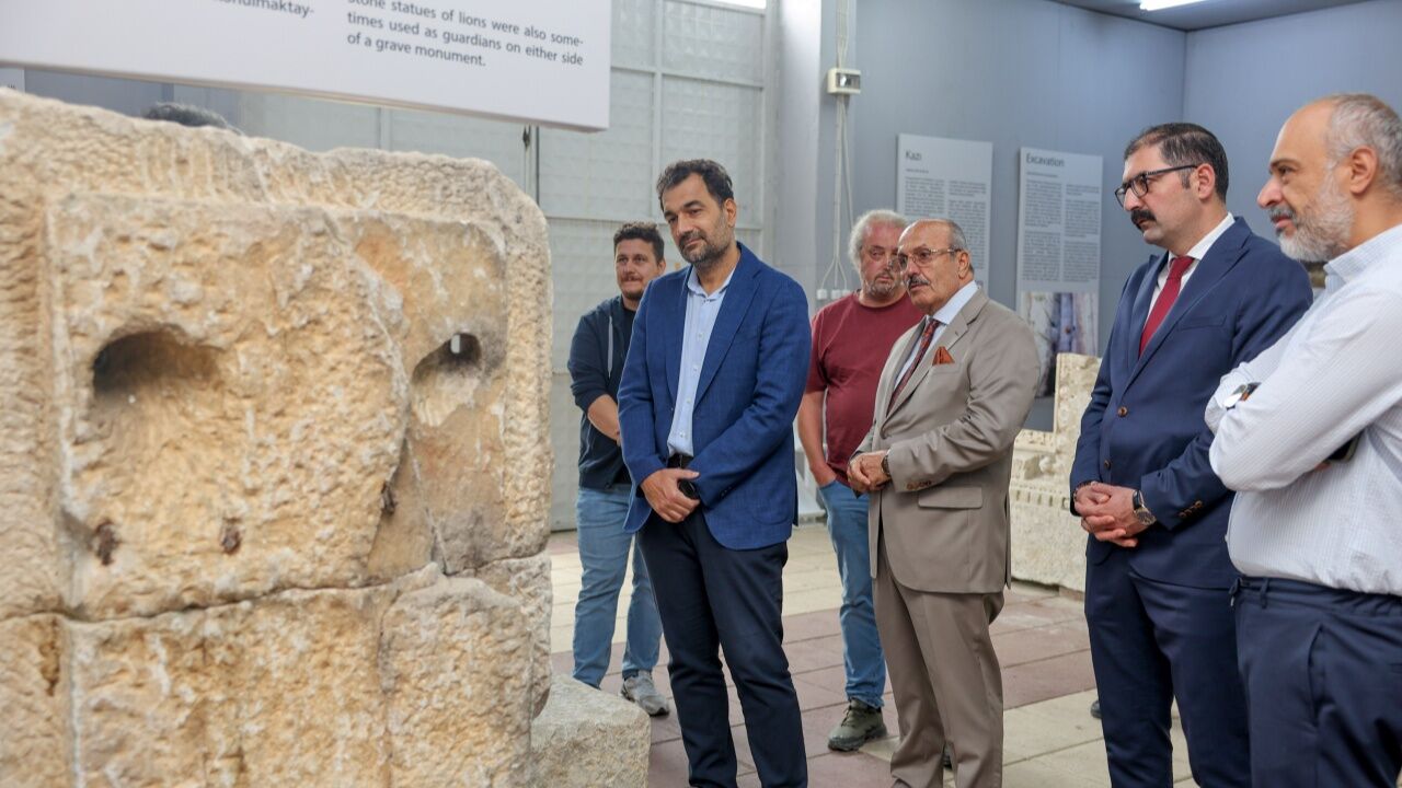 Acacia Maden Genel Müdürü Serdar Volkan, Pompeiopolis'te İncelemelerde Bulundu