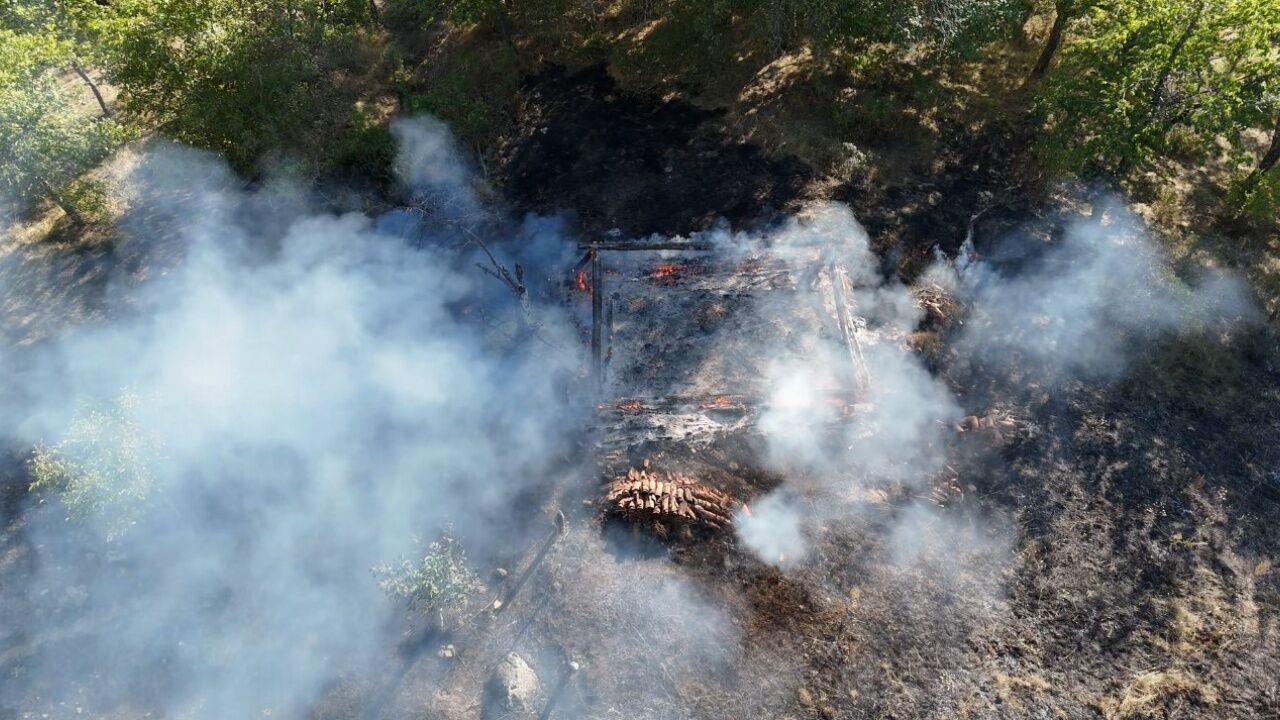 Anız Yangını Korkuttu! Samanlık Yandı