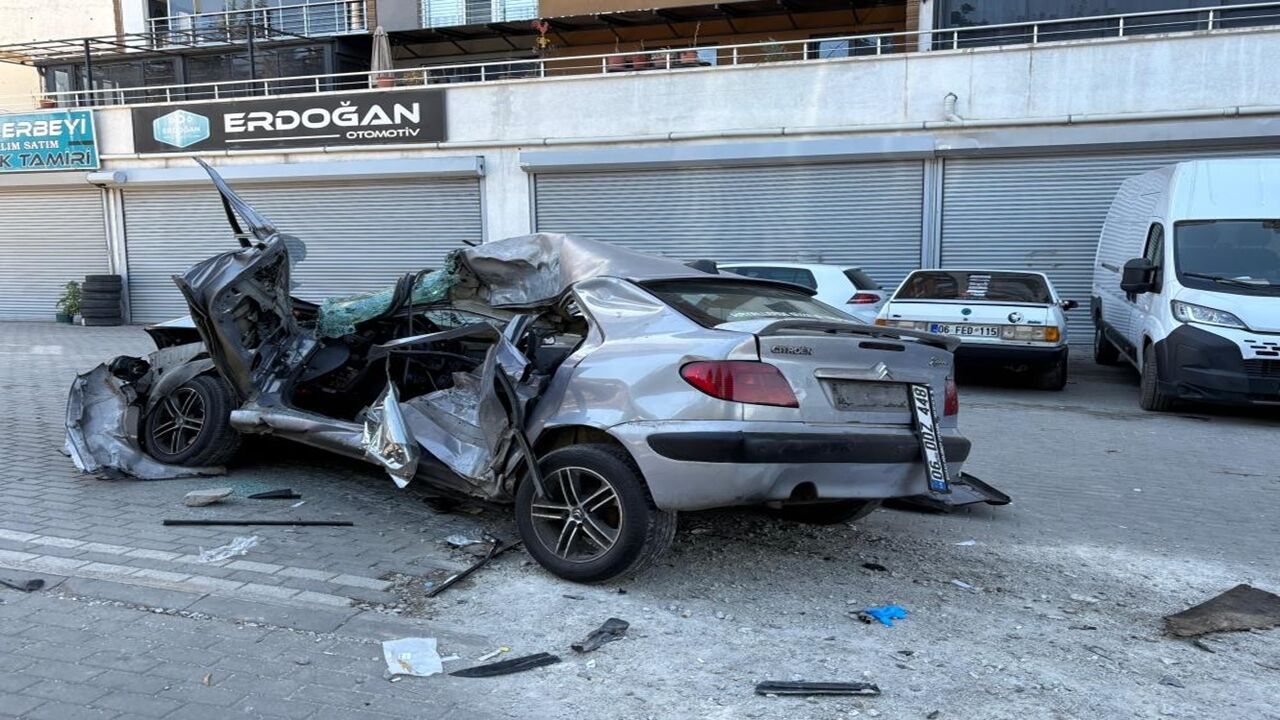 Ankara Kastamonu Plakalı Mikser Feci Kaza (3)