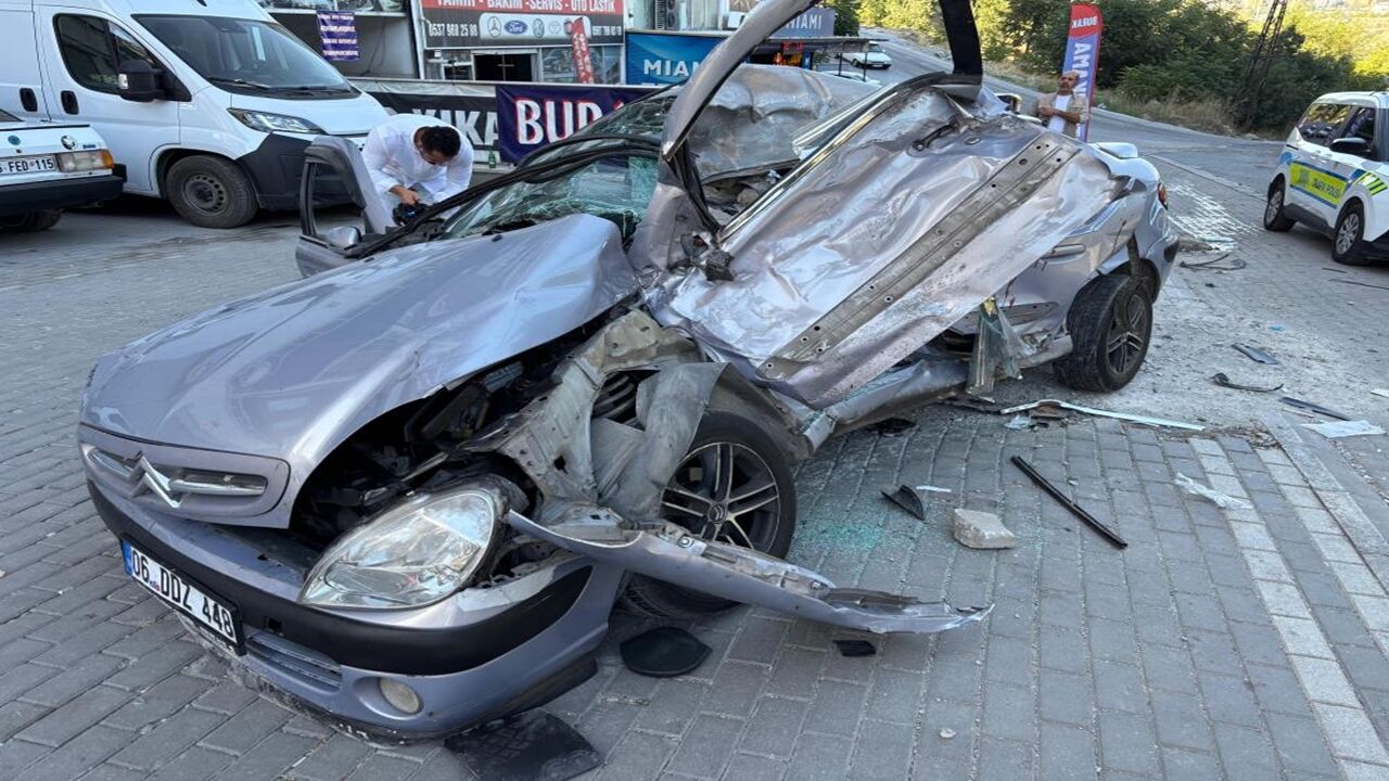 Ankara Kastamonu Plakalı Mikser Feci Kaza (4)