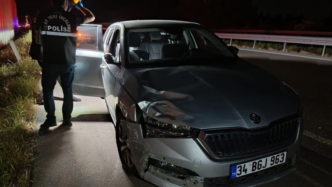 Arızalanan Tıra Yardım Etmek Isterken Otomobilin Altında Kaldı (1)