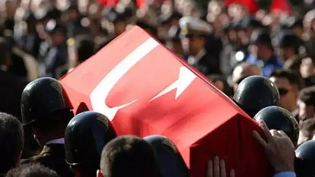 Karakol personelini taşıyan araç devrildi: 1 asker şehit oldu