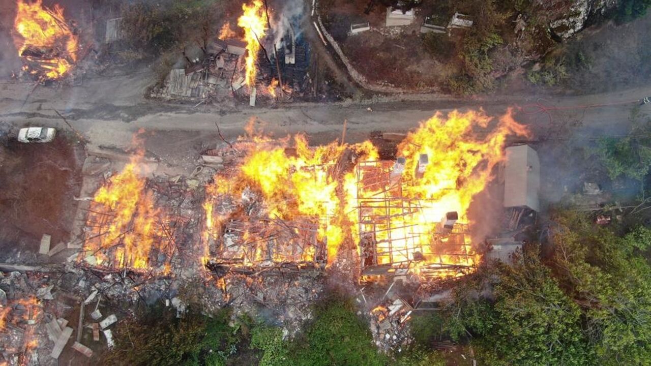 Deresökü Köyünde Yangın Felaket (4)